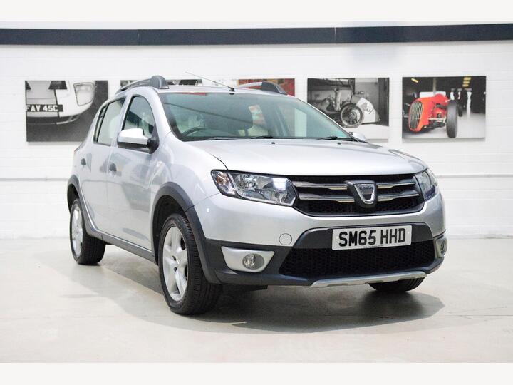 Dacia Sandero Stepway 1.5 DCi Laureate Euro 6 (s/s) 5dr Dacia Sandero Stepway 1.5 DCi Laureate Euro 6 (s/s) 5dr