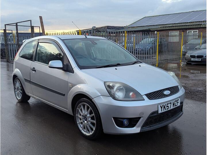 Ford Fiesta 1.6 Chequered Flag 3dr