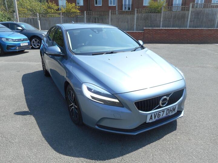 Volvo V40 2.0 D2 Momentum Nav Plus Euro 6 (s/s) 5dr