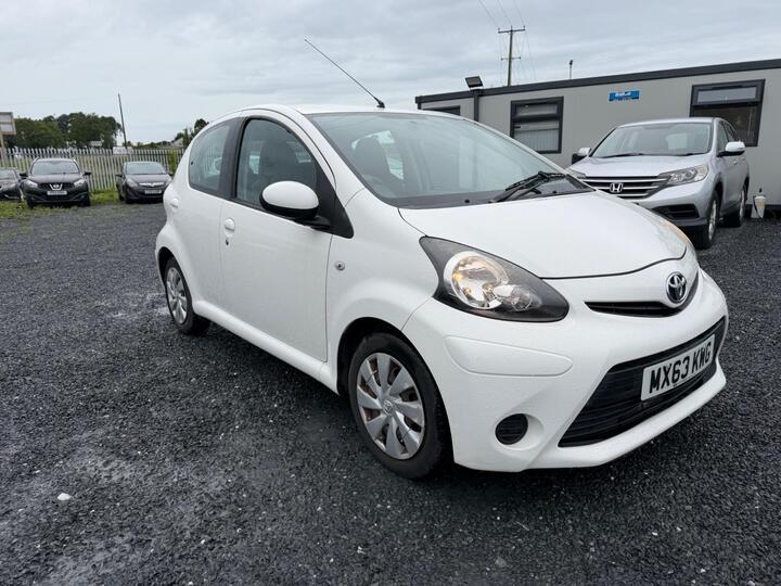 Toyota AYGO 1.0 VVT-i Move Euro 5 5dr