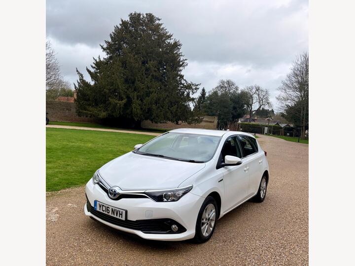 Toyota Auris 1.8 VVT-h Business Edition CVT Euro 6 (s/s) 5dr Toyota Auris 1.8 VVT-h Business Edition CVT Euro 6 (s/s) 5dr