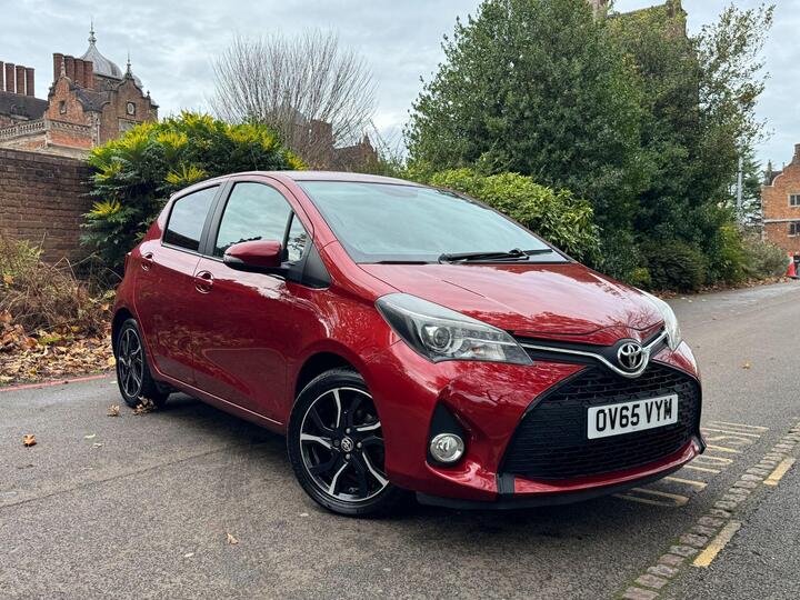 Toyota Yaris 1.33 Dual VVT-i Sport Multidrive S Euro 5 5dr Euro 5 Toyota Yaris 1.33 Dual VVT-i Sport Multidrive S Euro 5 5dr Euro 5