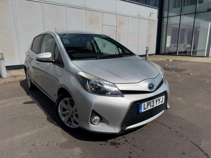 Toyota Yaris 1.5 VVT-h T Spirit CVT Euro 5 5dr