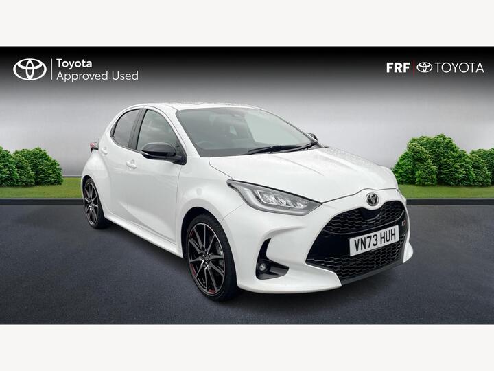 Toyota Yaris 1.5 VVT-h GR SPORT E-CVT Euro 6 (s/s) 5dr Toyota Yaris 1.5 VVT-h GR SPORT E-CVT Euro 6 (s/s) 5dr