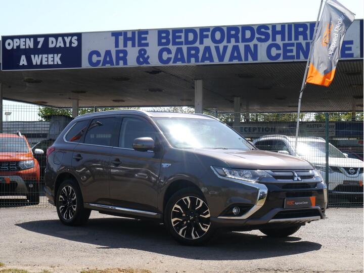 Mitsubishi Outlander 2.0h 12kWh GX4h CVT 4WD Euro 6 (s/s) 5dr Mitsubishi Outlander 2.0h 12kWh GX4h CVT 4WD Euro 6 (s/s) 5dr