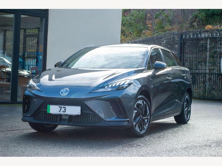 MG MG4 64kWh SE Long Range Auto 5dr