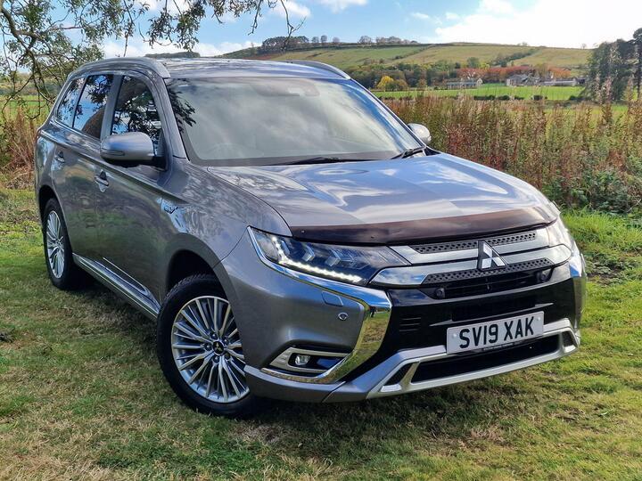 Mitsubishi Outlander 2.4h TwinMotor 13.8kWh 5hs CVT 4WD Euro 6 (s/s) 5dr