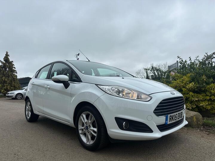 Ford Fiesta 1.0T EcoBoost Zetec Euro 5 (s/s) 5dr