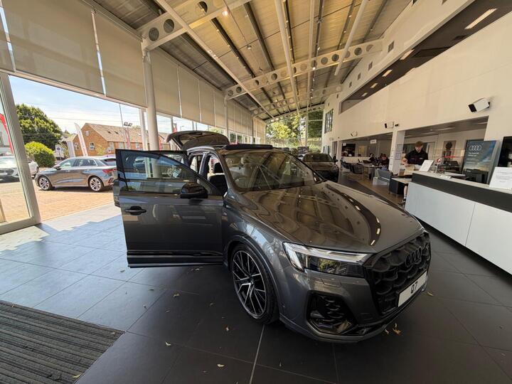 Audi Q7 3.0 TFSI V6 Black Edition Tiptronic Quattro Euro 6 (s/s) 5dr