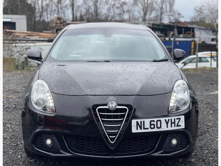 Alfa Romeo Giulietta 1.4 TB MultiAir Lusso Euro 5 (s/s) 5dr Alfa Romeo Giulietta 1.4 TB MultiAir Lusso Euro 5 (s/s) 5dr