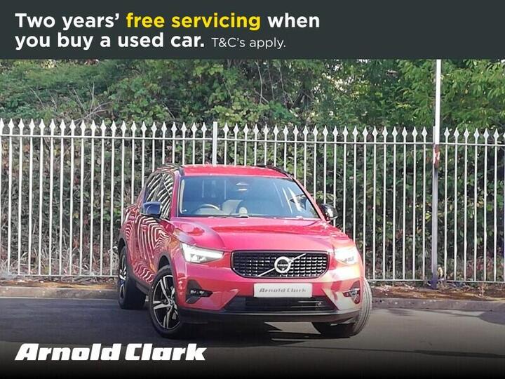 Volvo XC40 2.0 B3 MHEV Plus Dark DCT Auto Euro 6 (s/s) 5dr