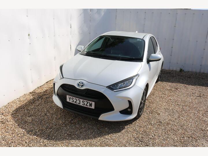 Toyota Yaris 1.5 VVT-h Design E-CVT Euro 6 (s/s) 5dr