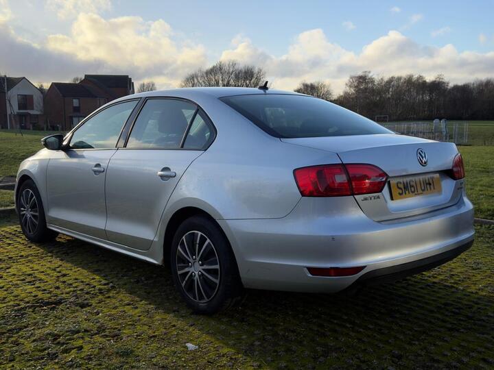 Volkswagen Jetta 1.6 TDI BlueMotion Tech S Euro 5 (s/s) 4dr