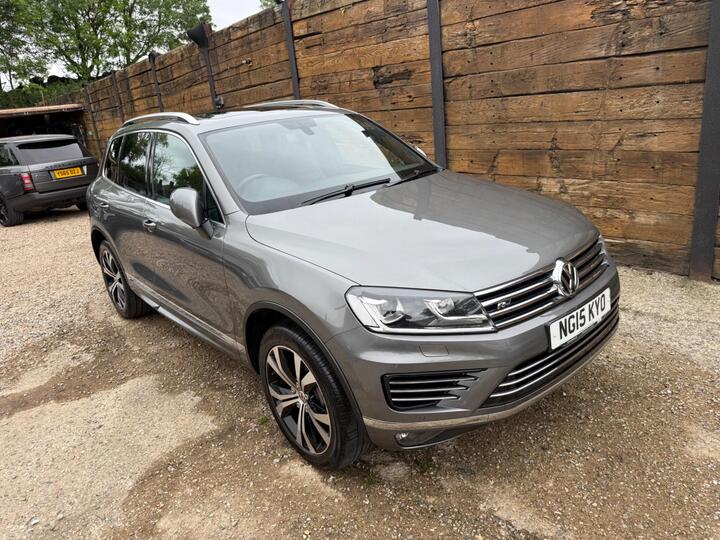 Volkswagen Touareg 3.0 TDI V6 BlueMotion Tech R-Line Tiptronic 4WD Euro 6 (s/s) 5dr