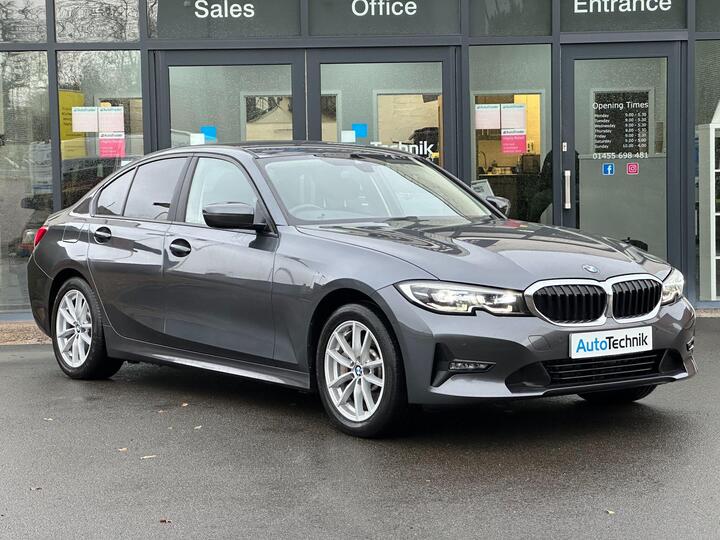 BMW 3 Series 2.0 330e 12kWh SE Pro Auto Euro 6 (s/s) 4dr BMW 3 Series 2.0 330e 12kWh SE Pro Auto Euro 6 (s/s) 4dr