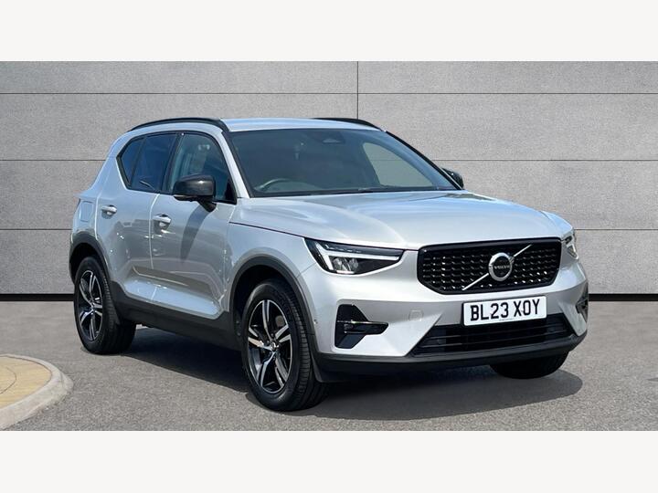 Volvo XC40 2.0 B4 MHEV Plus DCT Auto AWD Euro 6 (s/s) 5dr