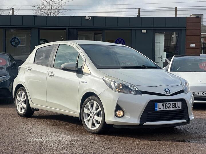 Toyota Yaris 1.5 VVT-h T Spirit CVT Euro 5 5dr Toyota Yaris 1.5 VVT-h T Spirit CVT Euro 5 5dr