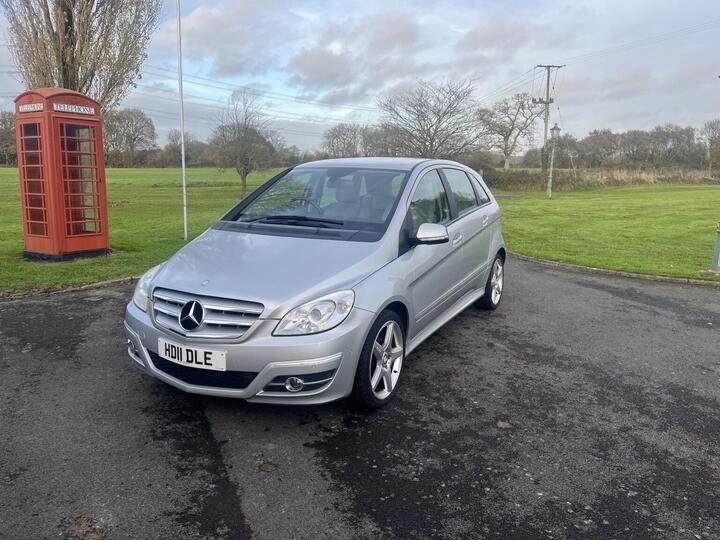 Mercedes-Benz B CLASS 1.7 B180 Sport CVT 5dr