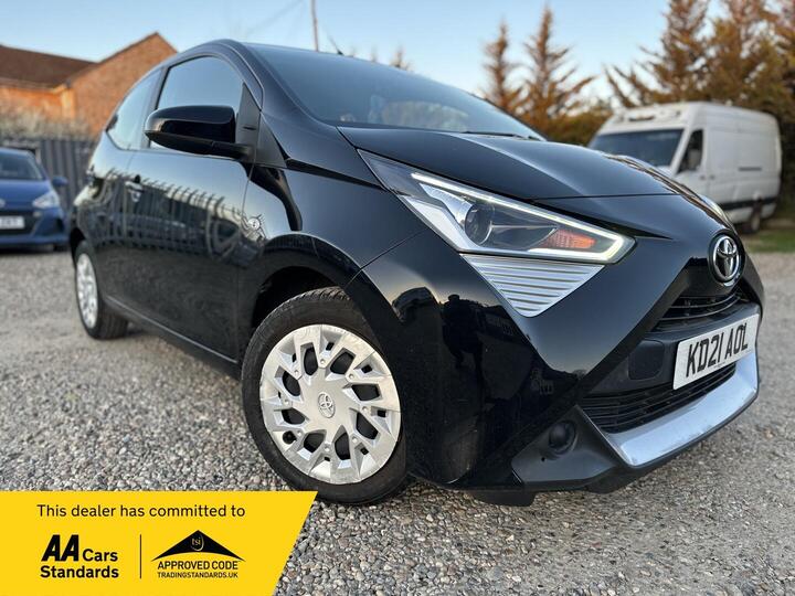 Toyota AYGO 1.0 VVT-i X-play X-shift Euro 6 5dr (Safety Sense)