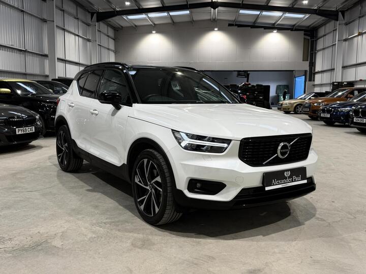 Volvo XC40 2.0 B4 MHEV R-Design Pro Auto Euro 6 (s/s) 5dr