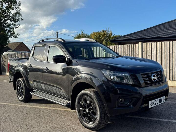 Nissan NAVARA 2.3 DCi N-Guard Auto 4WD Euro 6 4dr