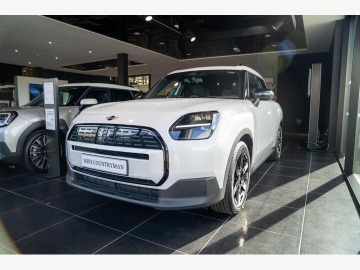 MINI Electric Countryman E 66.5kWh Monochrome Auto 5dr