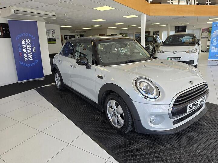 MINI Hatch 1.5 Cooper Classic Steptronic Euro 6 (s/s) 5dr