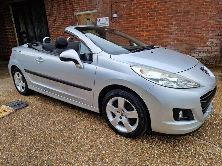 Peugeot 207 CC 1.6 VTi Sport Euro 5 2dr Peugeot 207 CC 1.6 VTi Sport Euro 5 2dr