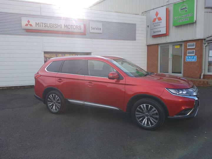 Mitsubishi Outlander 2.0 MIVEC Exceed CVT 4WD Euro 6 (s/s) 5dr Mitsubishi Outlander 2.0 MIVEC Exceed CVT 4WD Euro 6 (s/s) 5dr