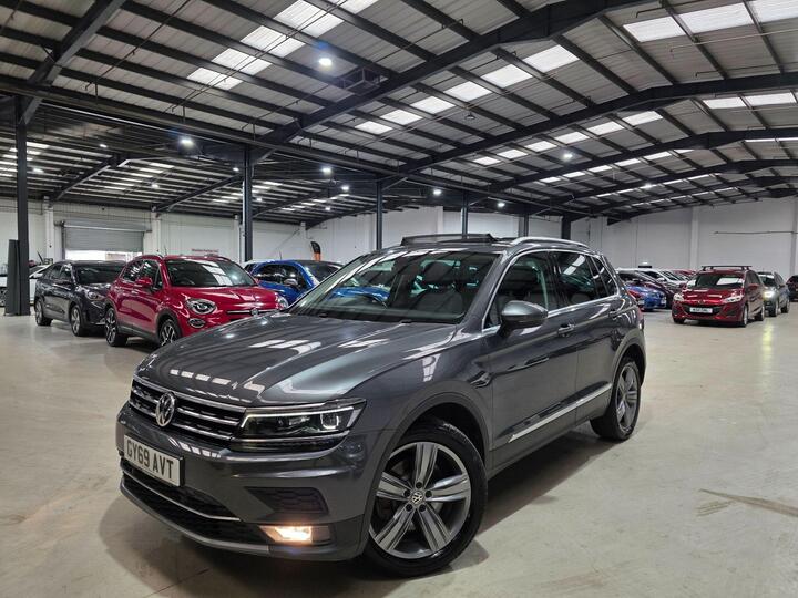 Volkswagen Tiguan 2.0 TSI SEL DSG 4Motion Euro 6 (s/s) 5dr Volkswagen Tiguan 2.0 TSI SEL DSG 4Motion Euro 6 (s/s) 5dr
