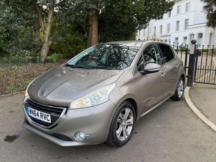 Peugeot 208 1.2 VTi PureTech Allure Euro 5 5dr