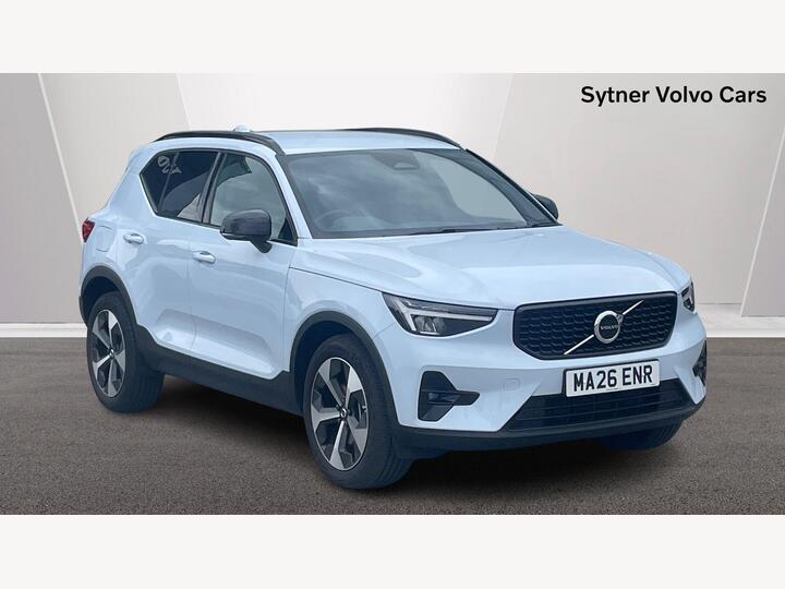 Volvo XC40 2.0 B3 MHEV Plus Dark DCT Auto Euro 6 (s/s) 5dr