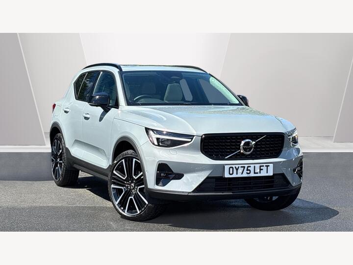 Volvo XC40 2.0 B4 MHEV Ultra Dark DCT Auto Euro 6 (s/s) 5dr