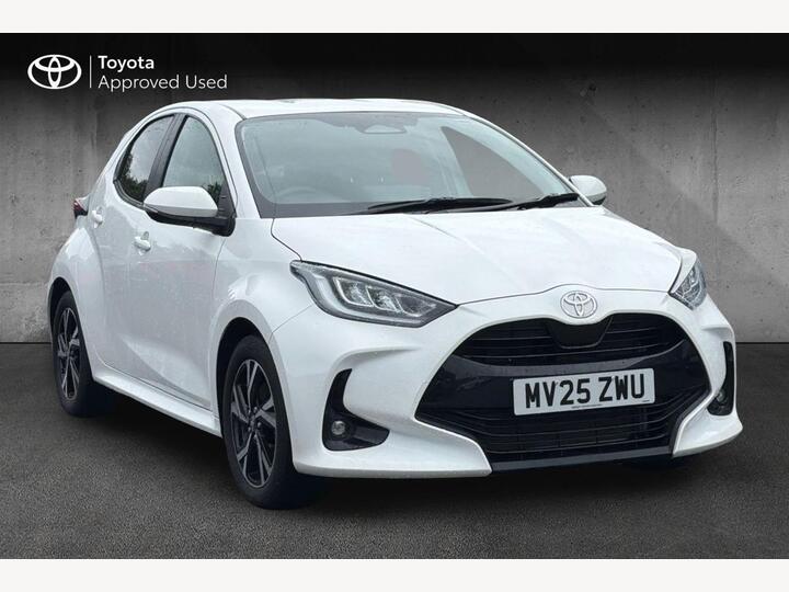 Toyota Yaris 1.5 VVT-h Design E-CVT Euro 6 (s/s) 5dr