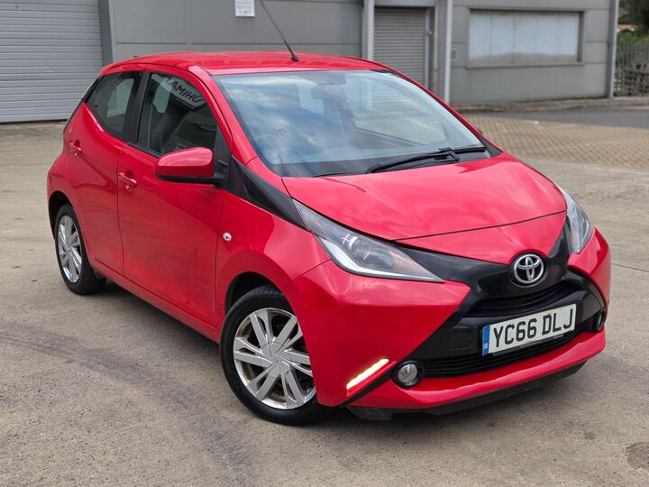 Toyota AYGO 1.0 VVT-i X-pression X-shift Euro 6 5dr