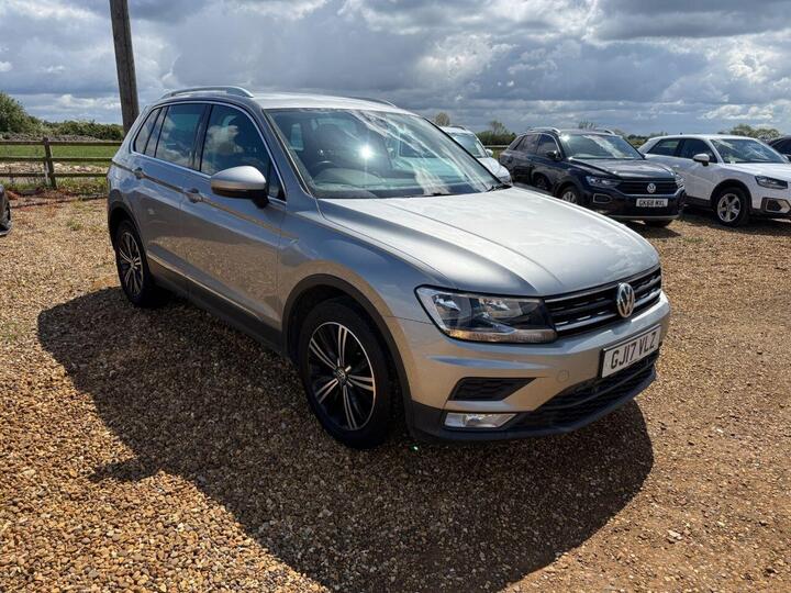Volkswagen TIGUAN 2.0 TDI BlueMotion Tech SE Navigation Euro 6 (s/s) 5dr