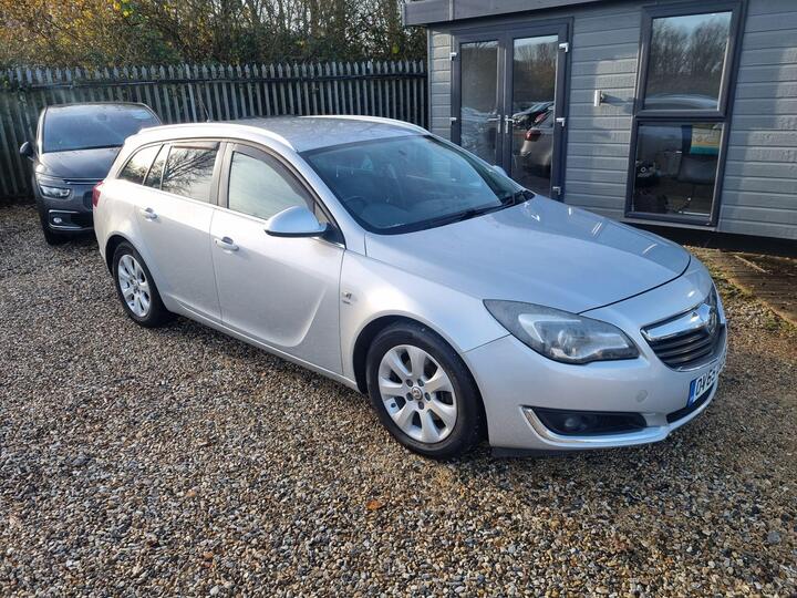Vauxhall Insignia 2.0 CDTi EcoFLEX SRi Sports Tourer Euro 6 (s/s) 5dr Vauxhall Insignia 2.0 CDTi EcoFLEX SRi Sports Tourer Euro 6 (s/s) 5dr