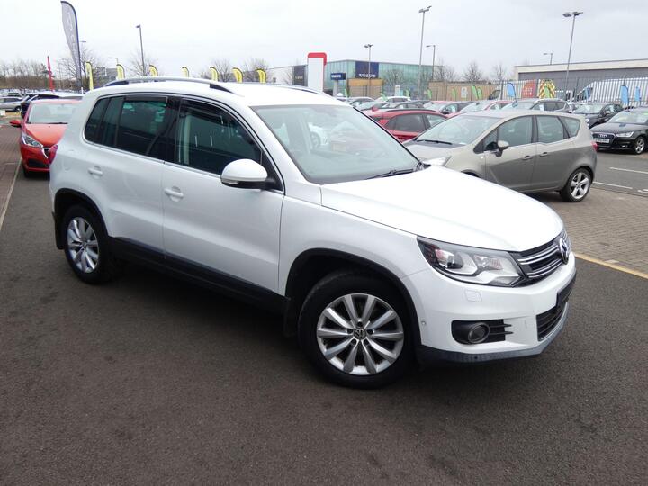 Volkswagen Tiguan 2.0 TDI BlueMotion Tech Match DSG 4WD Euro 5 (s/s) 5dr Volkswagen Tiguan 2.0 TDI BlueMotion Tech Match DSG 4WD Euro 5 (s/s) 5dr