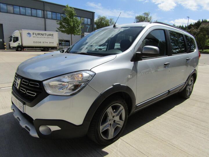 Dacia Sandero LODGY STEPWAY 1.5 DCi 7 SEATER LHD