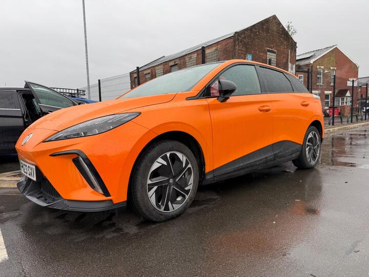 MG 4 64kWh Trophy Long Range Auto 5dr