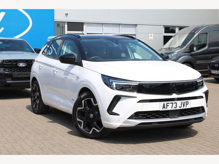 Vauxhall GRANDLAND 1.6 14.2kWh Ultimate Auto Euro 6 (s/s) 5dr