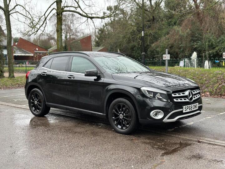 Mercedes-Benz GLA 1.6 GLA200 SE (Executive) Euro 6 (s/s) 5dr