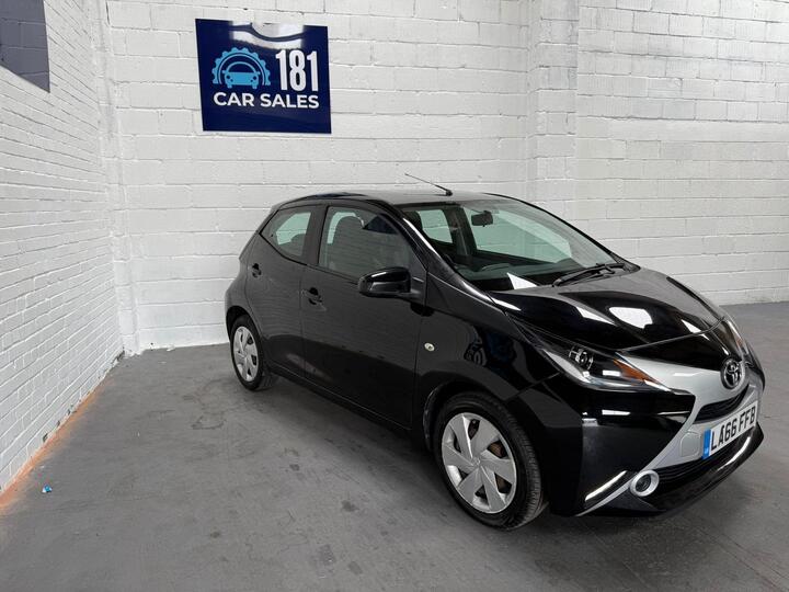 Toyota AYGO 1.0 VVT-i X-play Euro 6 5dr Toyota AYGO 1.0 VVT-i X-play Euro 6 5dr