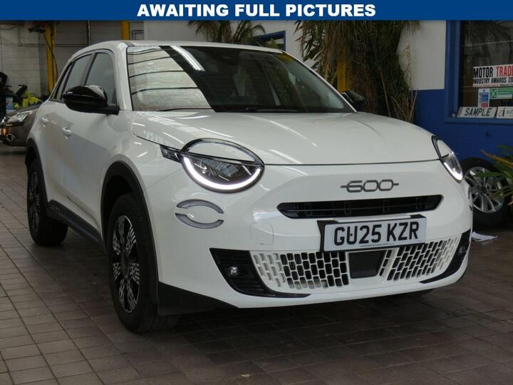Fiat 600 1.2 MHEV E-DCT Euro 6 (s/s) 5dr