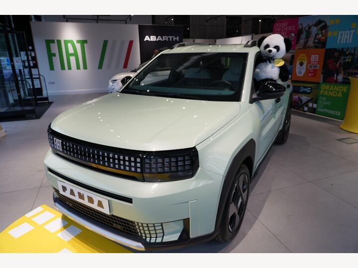 Fiat Grande Panda 1.2 MHEV Pop E-DCT Euro 6 (s/s) 5dr