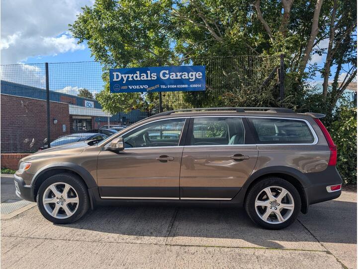 Volvo XC70 2.4 D5 SE Lux Geartronic AWD Euro 5 5dr