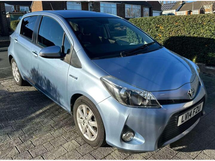 Toyota YARIS 1.5 VVT-h T4 CVT Euro 5 5dr Toyota YARIS 1.5 VVT-h T4 CVT Euro 5 5dr