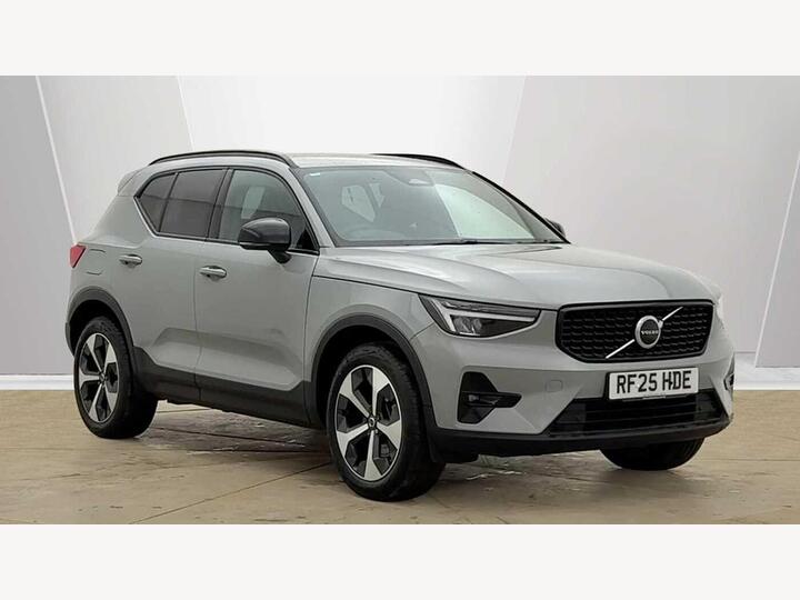 Volvo XC40 2.0 B4 MHEV Plus Dark DCT Auto Euro 6 (s/s) 5dr