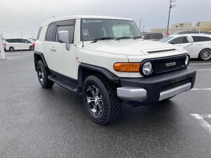 Toyota FJ Cruiser 4.0 Base Grade