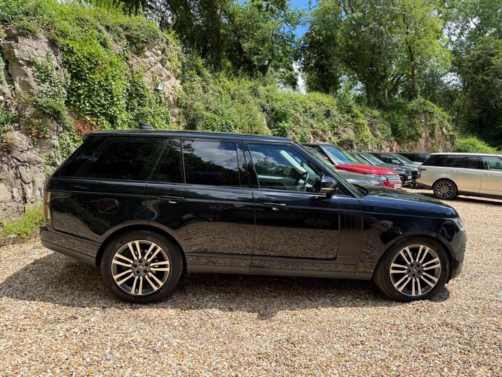 Land Rover Range Rover 3.0 SD V6 Vogue Auto 4WD Euro 6 (s/s) 5dr Land Rover Range Rover 3.0 SD V6 Vogue Auto 4WD Euro 6 (s/s) 5dr
